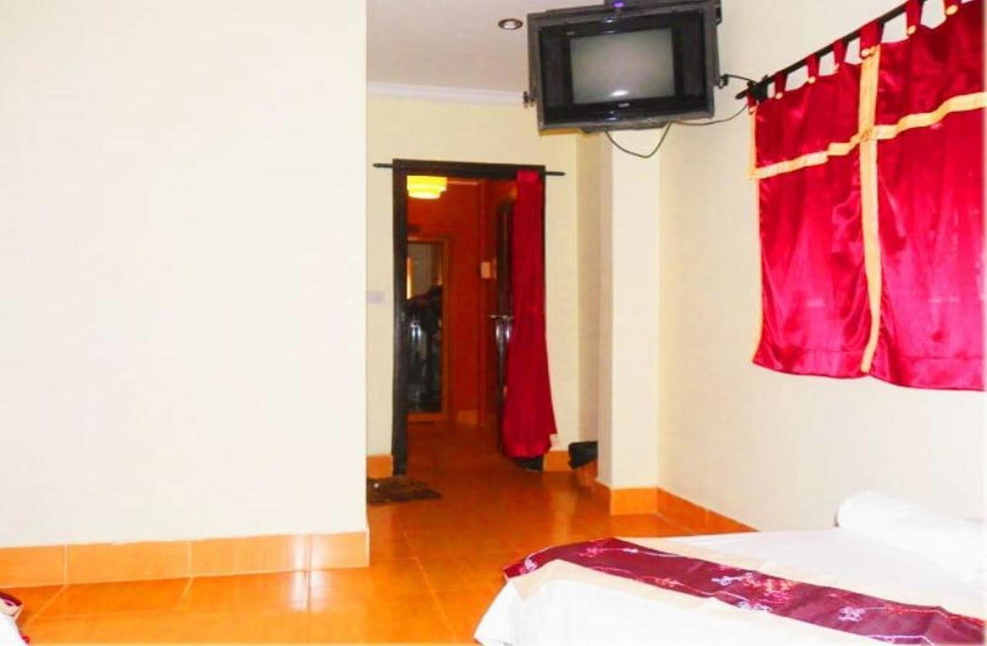 Sovanphum Guesthouse And Restaurant Phnom Penh Esterno foto