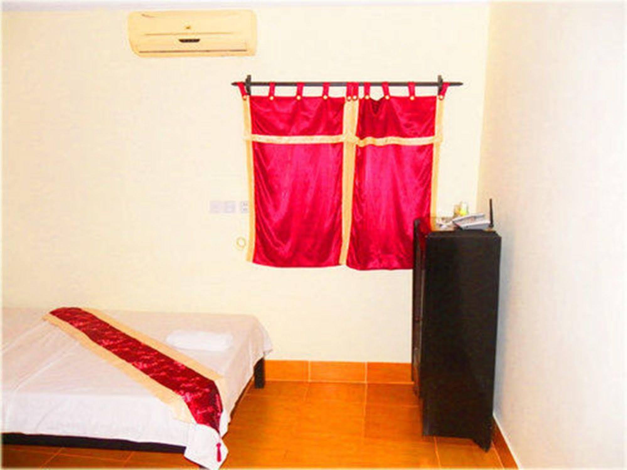 Sovanphum Guesthouse And Restaurant Phnom Penh Esterno foto