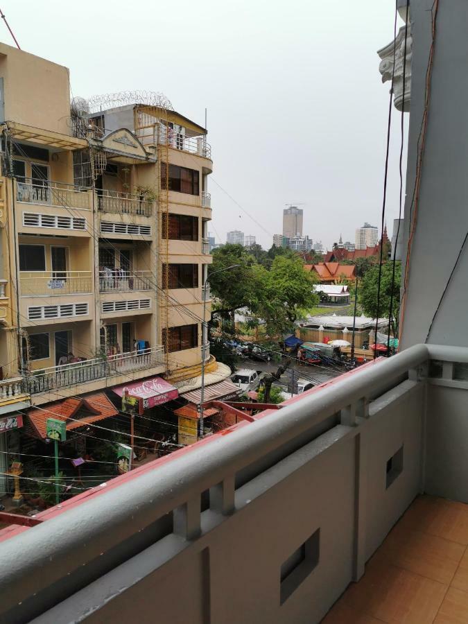 Sovanphum Guesthouse And Restaurant Phnom Penh Esterno foto